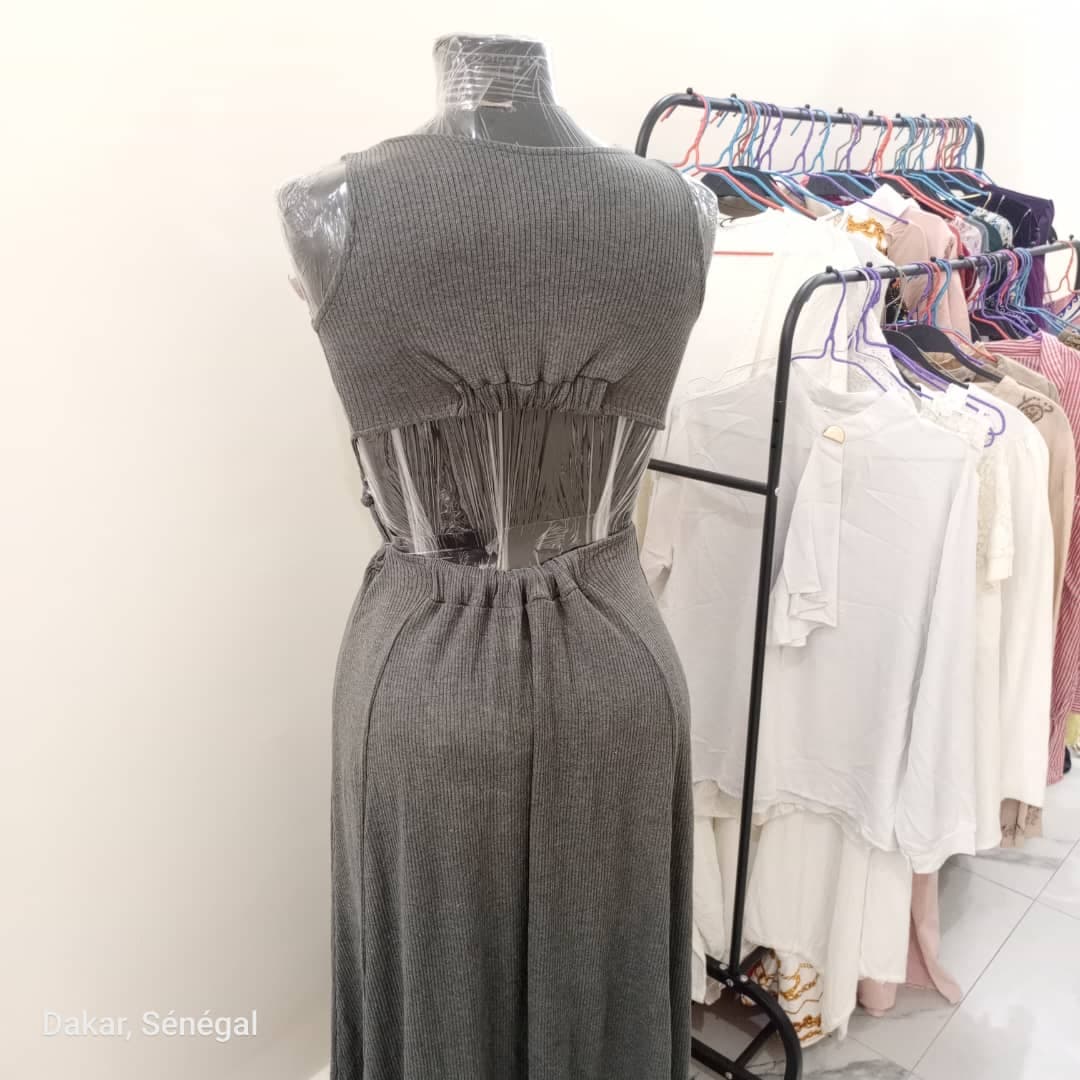 Robe dos nu