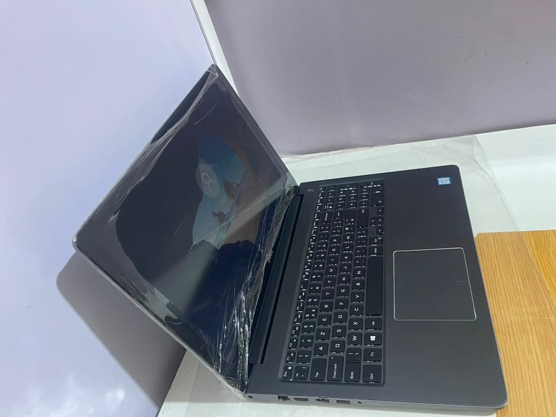 DELL vostro 5568