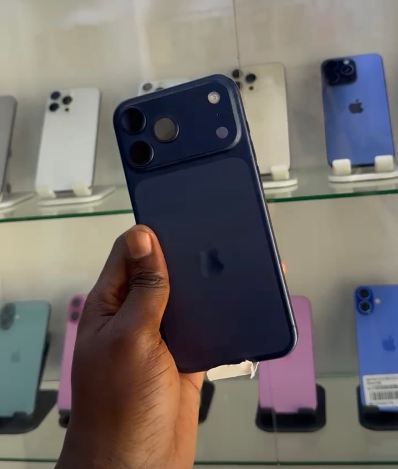 iPhone 17 Pro Max Bleu